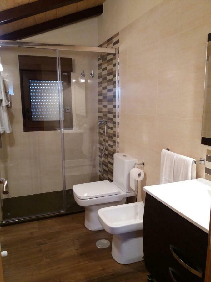 El Cordel De Gredos Guest House นาวาร์เรดอนดา เด เกรโดส ภายนอก รูปภาพ