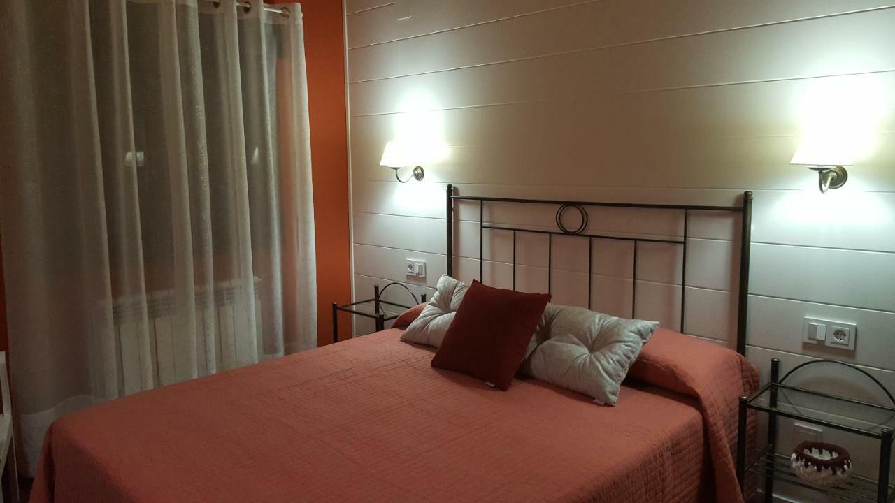 El Cordel De Gredos Guest House นาวาร์เรดอนดา เด เกรโดส ภายนอก รูปภาพ